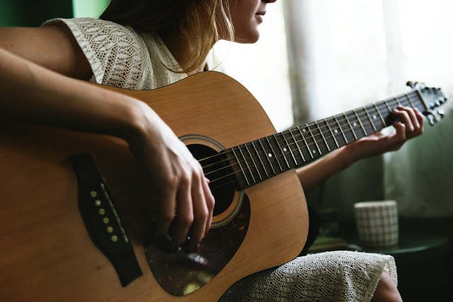 La guitare, une nouvelle façon de partager des moments en famille
